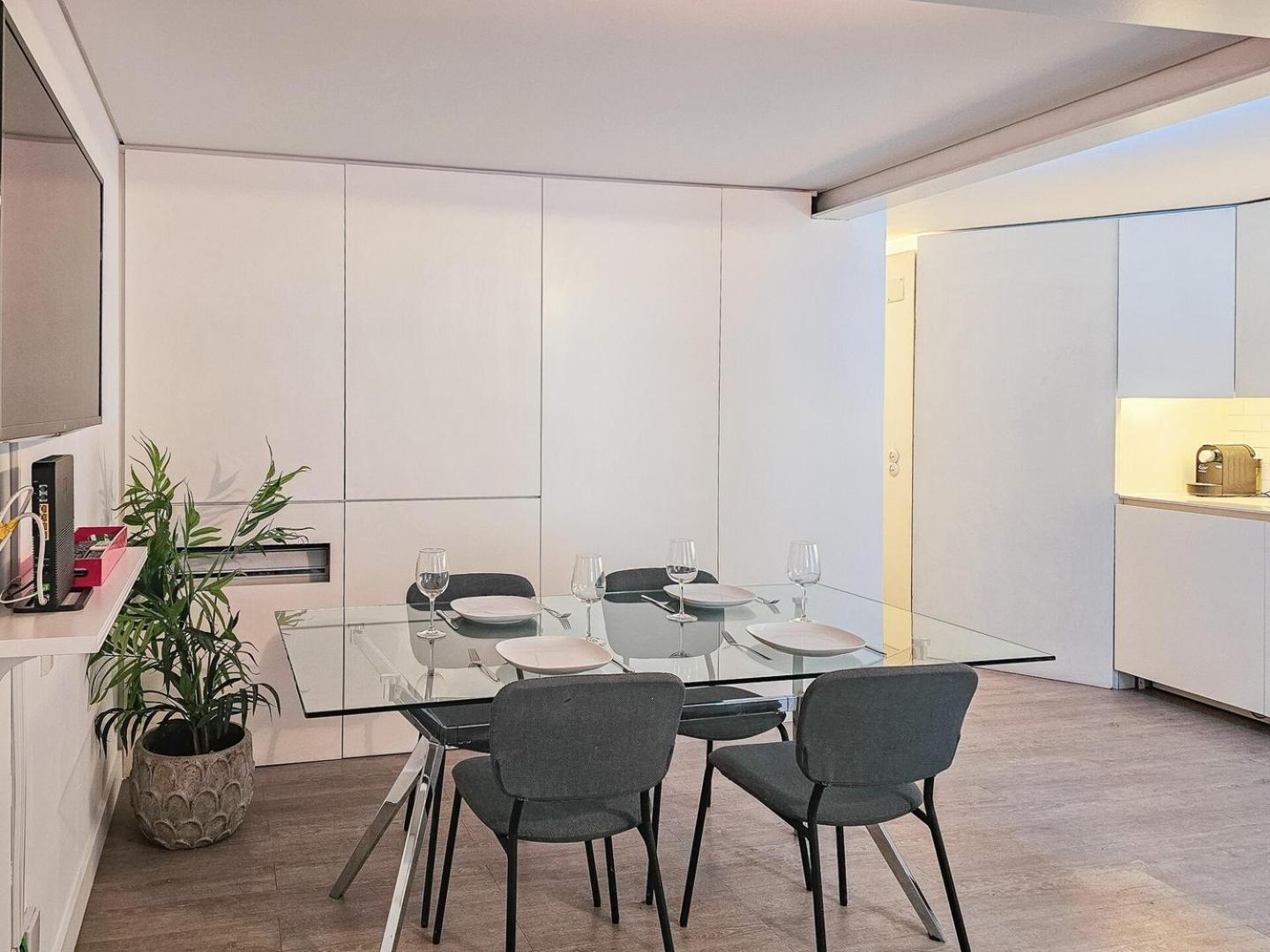 Ground Floor With Private Patio And Ac Apartment *